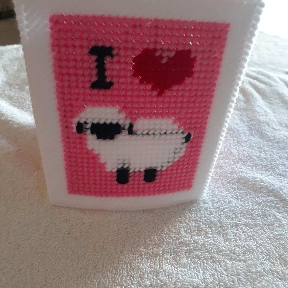 I Love Ewe tissue box cover - Picture 2 of 3